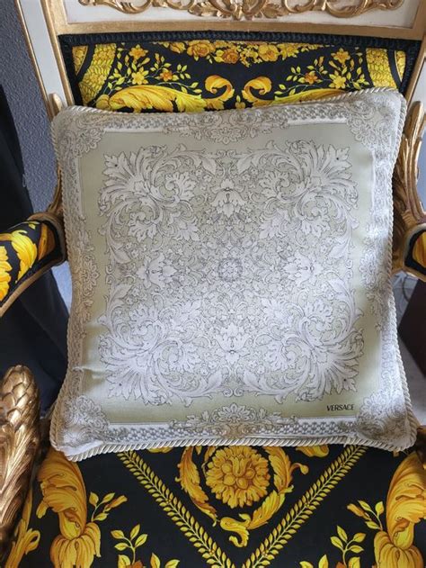 couch kissen versace|Versace home.